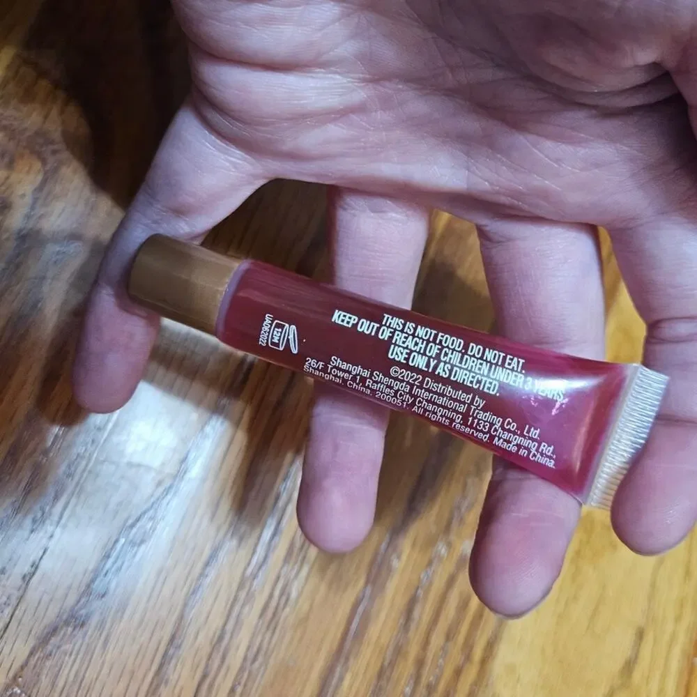 LOT Burt's Bees Coconut Pear Lip Balm Pinch of Suga Lip Scrub Coconut Lip Oil +1